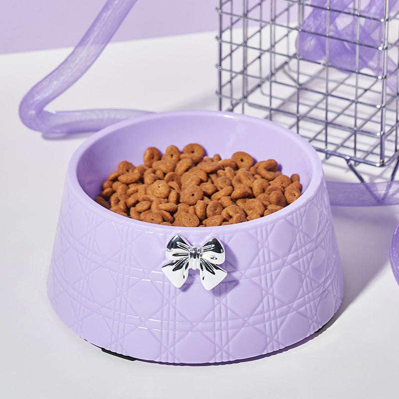 PelosettinShop Bowknot Diamond Pet Food Bowl filled with pet food, featuring a charming bowknot accent and diamond pattern.